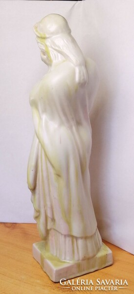 Glazed earthenware statue of Hera, wife of the god Zeus, unique rarity