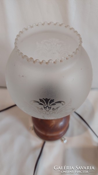 Asztali lámpa üveg burával