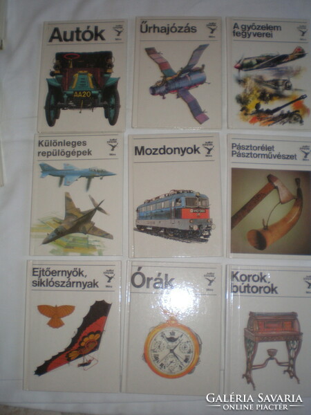 Hummingbird pocket books in print condition. Collection.