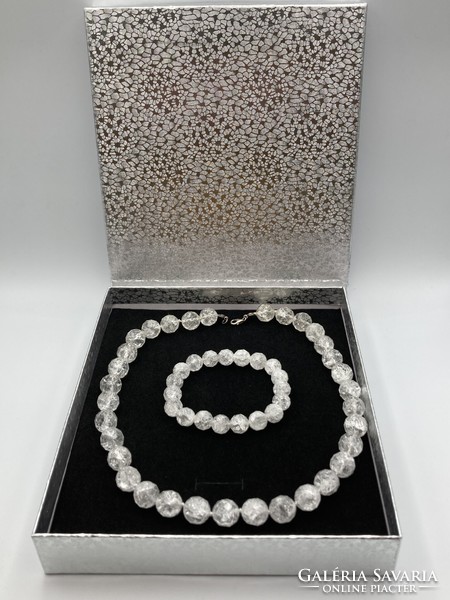 Crushed rock crystal necklace and bracelet set in gift box