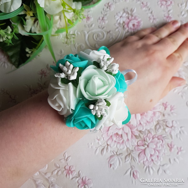 New, custom-made mint-green-white rosy pearl wrist ornament