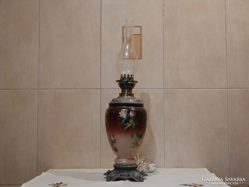 Stained glass kerosene lamp