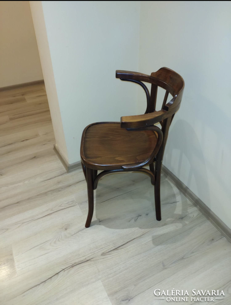 Thonet bent chair! Immaculate condition,