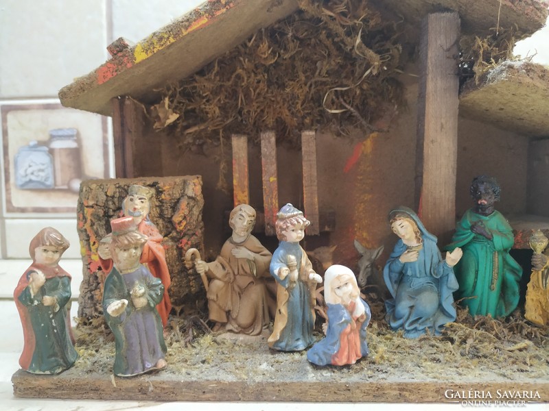 Antik gyönyörű Betlehem, porcelán figurákkal eladó! Olasz 39x 19 x 23 cm.