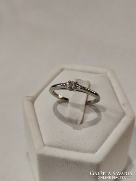 14 K fehérarany női gyűrű gyémánttal