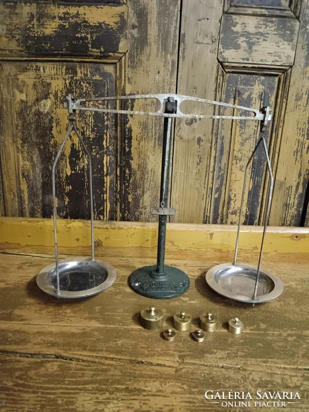 Apothecary scales, fughs g. With Budapest mark, cast iron base, working, with original weights, 1900