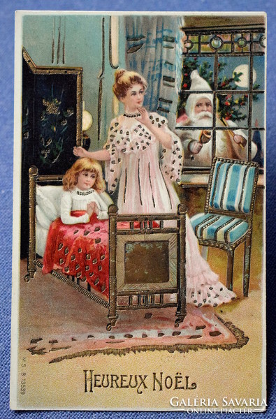 Antik arannyal préselt Karácsonyi képeslap -Mikulás , karácsonyfa, kislány imádkozik anyukával