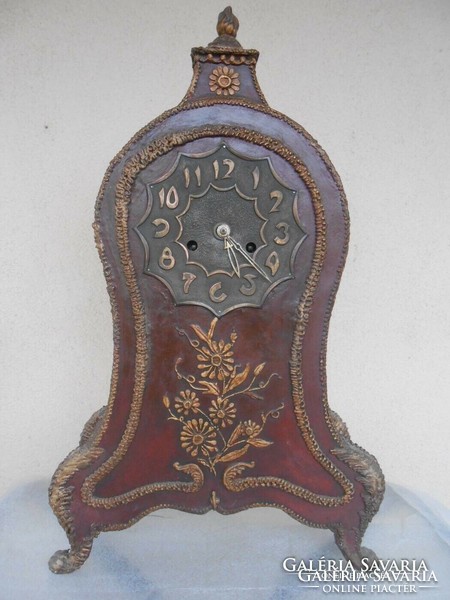Special table clock in boulle style