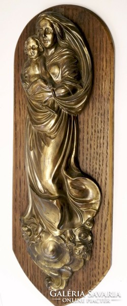 Madonna with Jesus. Can be hung on the wall with a wooden back plate with a pewter relief bronze coating. Baroque style