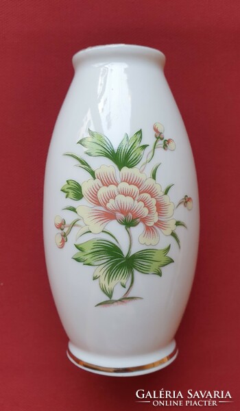 Raven house porcelain vase with flower pattern