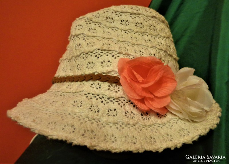 Crocheted / white / women's hat with red and white roses. Size 55.