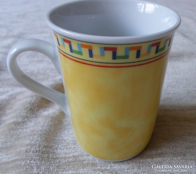 Modern, sárga porcelán bögre geometrikus mintával (Sunshine)
