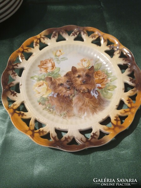 Charming decorative plate with openwork dog rose pattern 22 cm