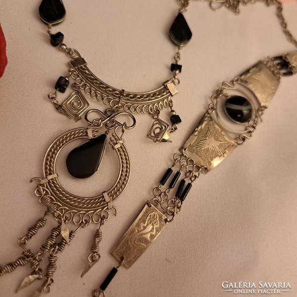 Silver-plated onyx necklaces and bracelets