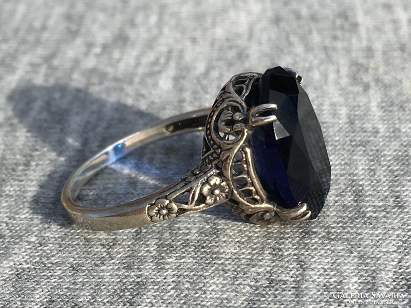 Women's silver ring with blue sapphire