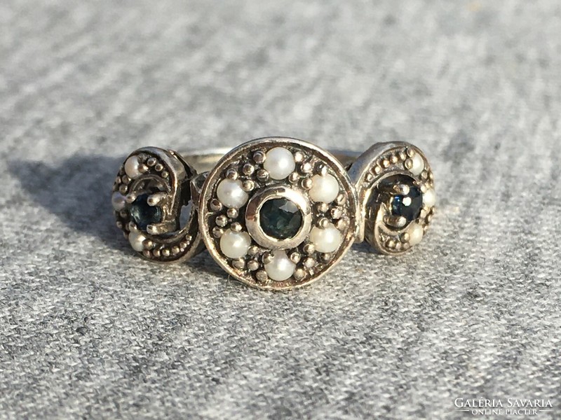 Women's silver ring with blue sapphire and pearl