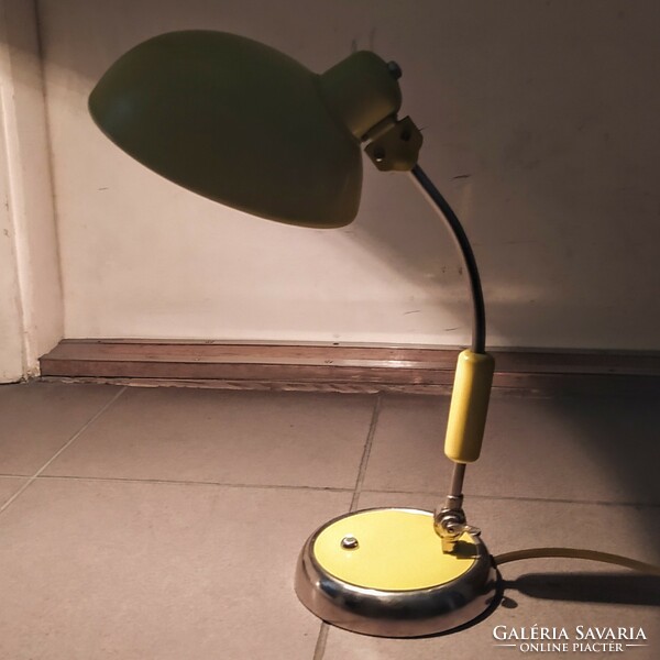 Bauhaus - Art deco asztali lámpa felújítva (sárga - nikkel)