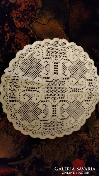 Crochet display tablecloth