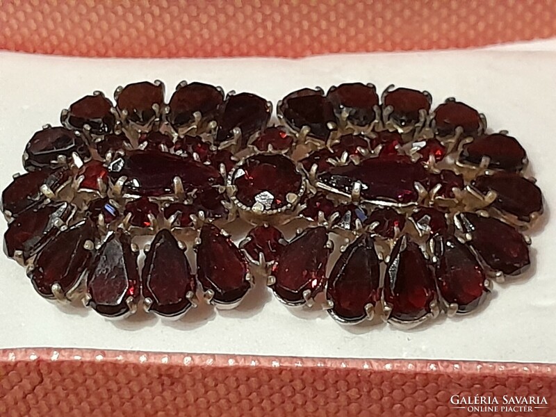 Rare, beautiful garnet stone brooch, approx. 100-120 years old, in good condition