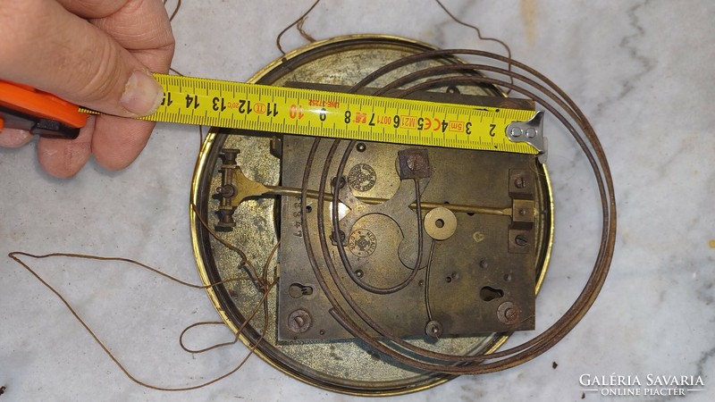 Gustav Becker súlyhajtású óra szerkezet ,rig hang spiral ,2 felhúzós, feles ütős bim bam.VIDEÓ !!