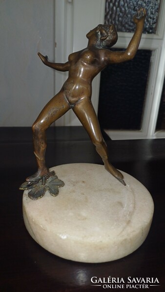 I'm off! Antique bronze woman full nude statue skating, sporty, erotic