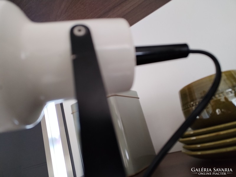 Clip-on lamp - with a minimalist character