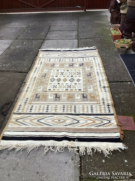 Hand-knotted wool mask pattern carpet 123x250 cm.