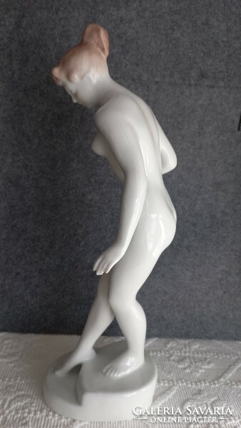 Aqincumi marked porcelain water entry nude, 39 cm, pedestal: 12.5 x 9 cm