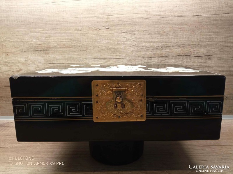 Antik Kínai nagy lakk doboz csont és kagylógyöngyház berakással