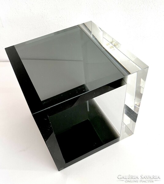 Péter Botos is a glass creation by Noémi prize-winning artist Ferenczy!