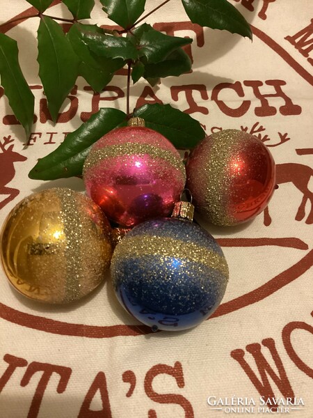 Régi üveg színes gömbök karácsonyfadíszek
