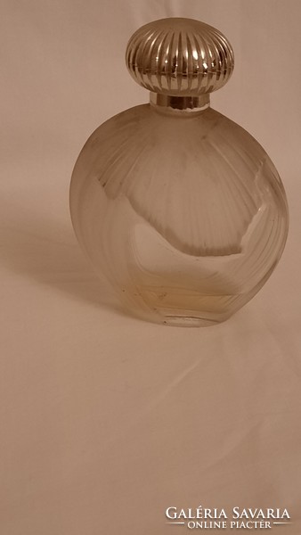Nina Ricci Páris parfűmös üveg