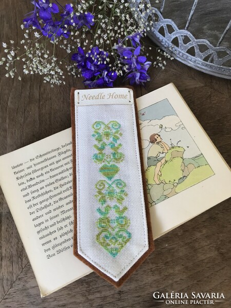 Bird embroidered bookmark