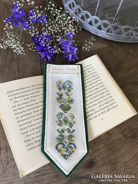 Bird embroidered bookmark