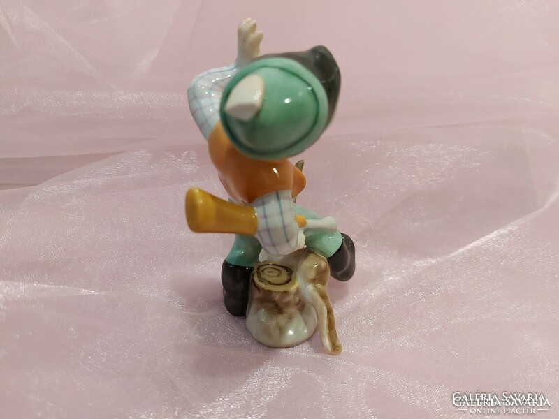 Rare porcelain from Herend, hunting boy with rabbit. Hand painted.