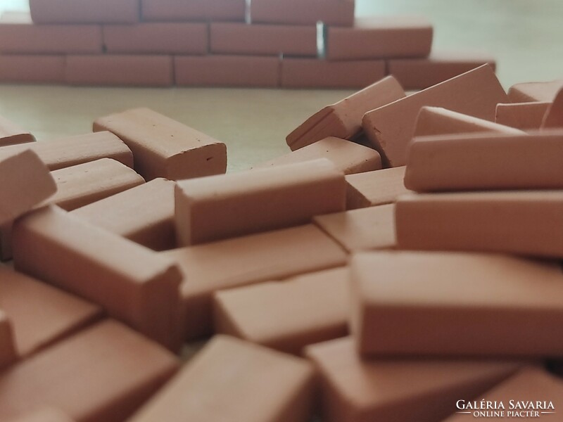 Modeling, miniature brick