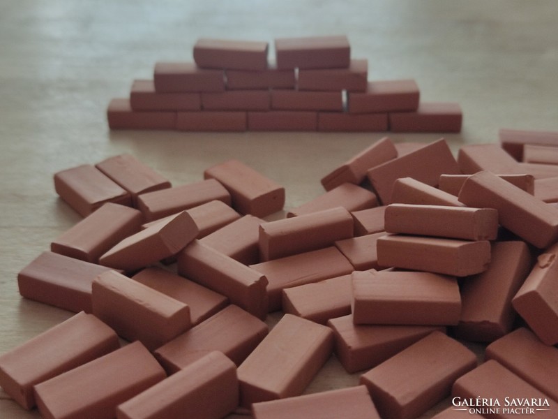 Modeling, miniature brick