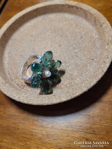 Silver green flower stone ring