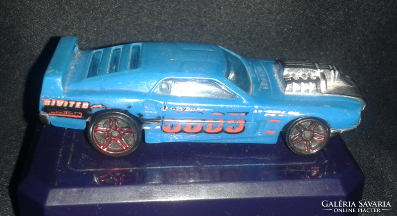Hot wheels blue riveted 6605