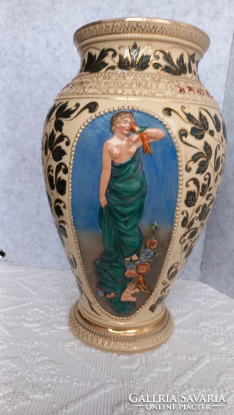 Beautiful majolica antique vase, 34 x 22 cm, 2918 gr., diameter of the spout: 14.7 cm