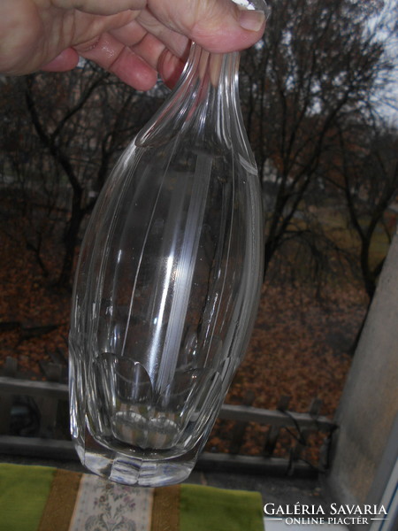 Antik   üveg  palack  lapokra metszett-csiszolt mintával​- vastag súlyos darab