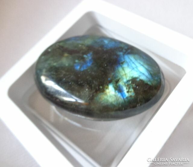 Labradorite semi-convex hand stone 50 gr