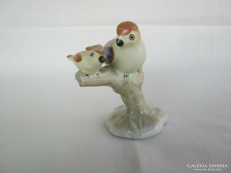 Aquincum porcelain bird with its chick