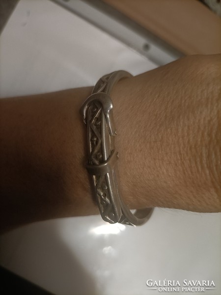 Special silver bangle bracelet