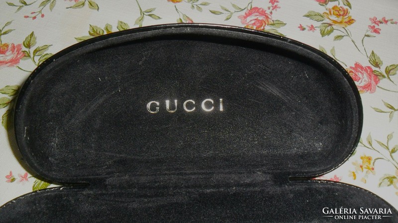 Vintage Gucci szemüveg/napszemüveg kemény tok, bársony borítás.  17 x 9 x 5 cm.