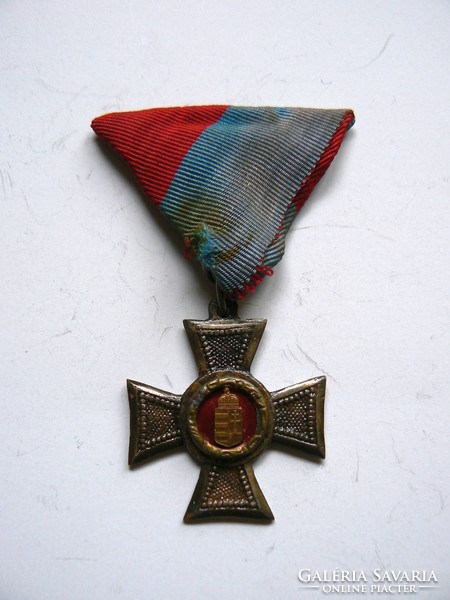 Old unidentified medal on triangular silk ribbon