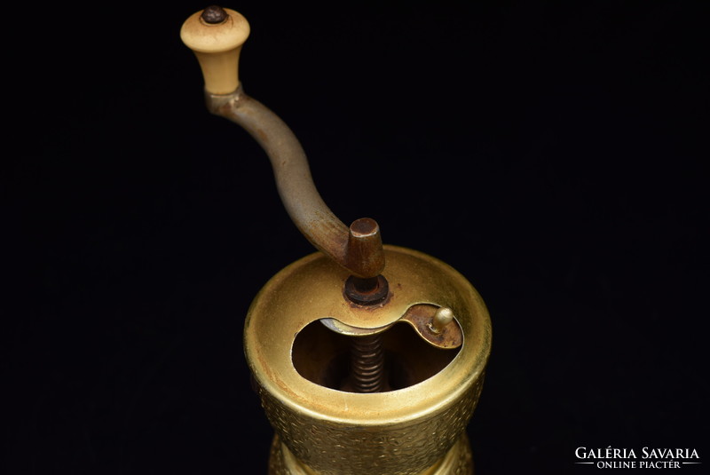 Retro coffee grinder / retro
