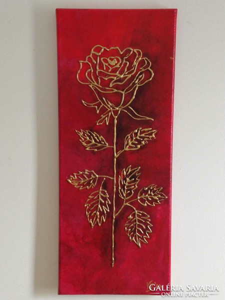 Piros rózsa aranyban