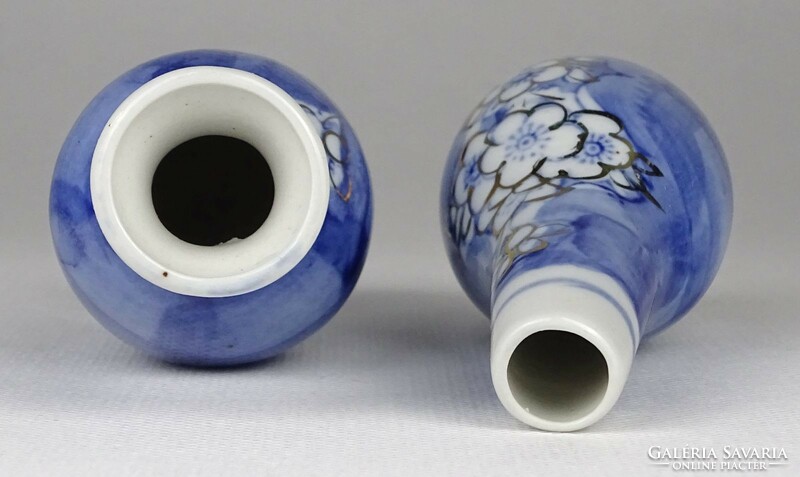 1Q096 old small blue-white oriental porcelain vase 10 cm