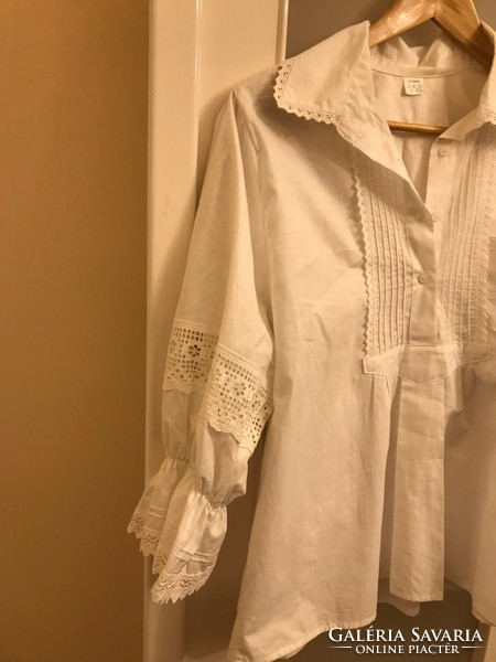 New! Traditional, very beautiful, lacy linen blouse with Hungarian decoration. I got it from Transylvania.